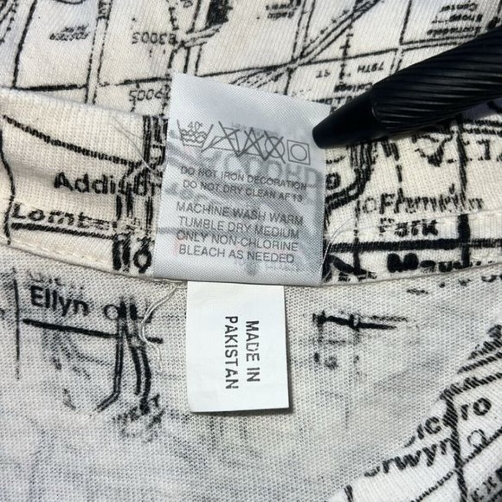 Mens Graphic T-Shirt Map Print Chicago White/Black 100% Cotton Size L - Picture 3 of 13